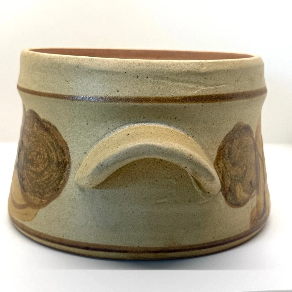 VTG Designs West Stoneware Bean Soup Pot Casserole Dish Lidded Neutral Tones 352